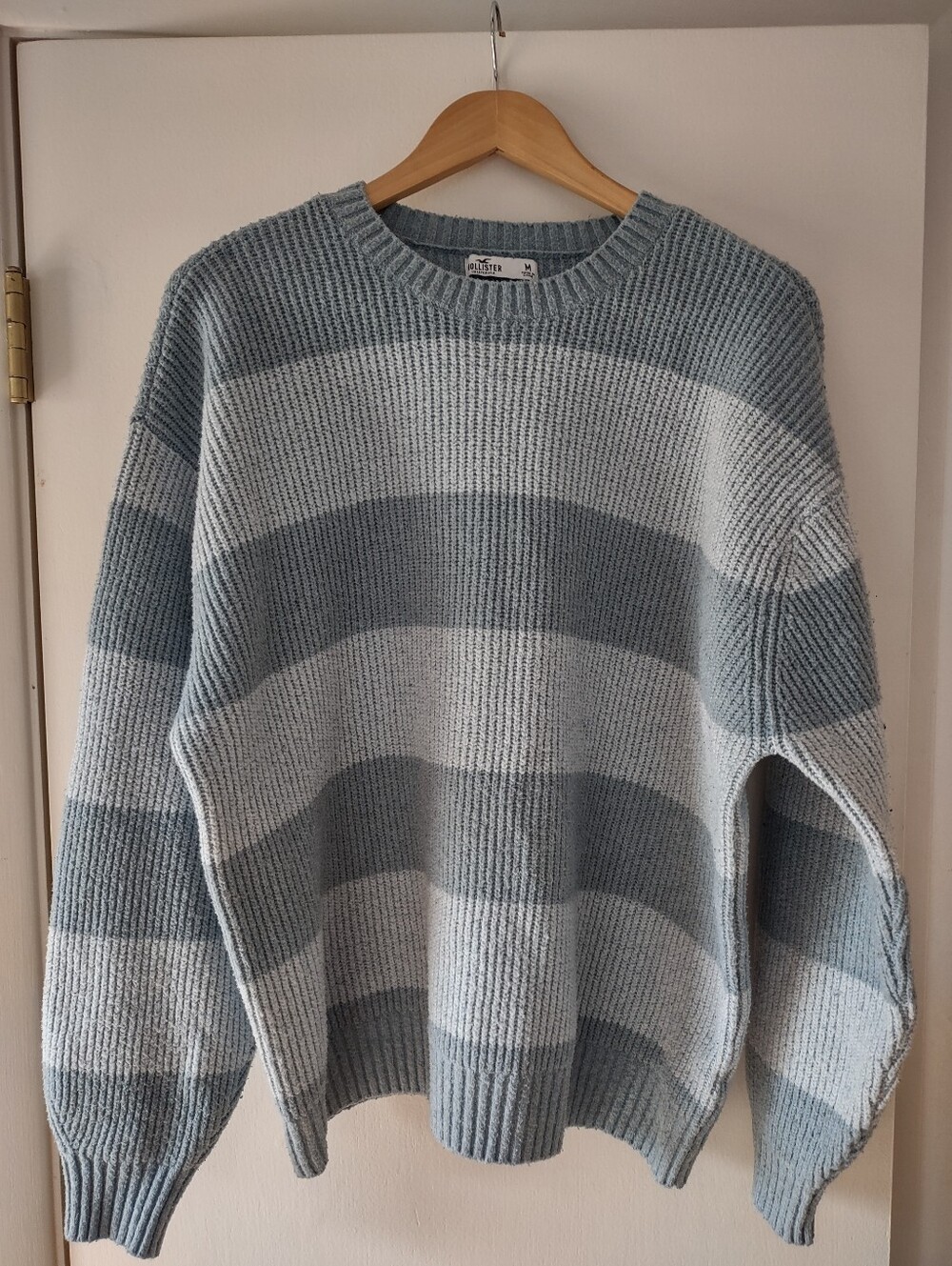 Hollister Men's Medium Chunky Knit Sweater Blue Striped Relaxed Coastal Preppy